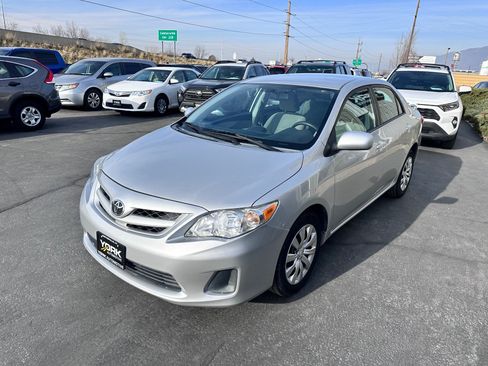 Used 2012 Toyota Corolla LE image 2