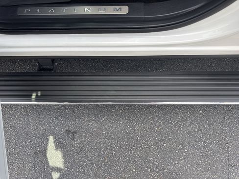 Certified 2022 Ford Expedition Platinum AWD/4WD image 11