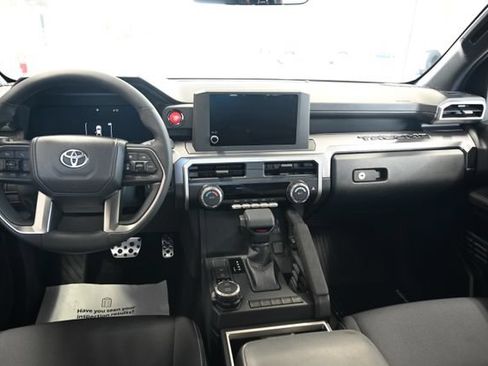Used 2025 Toyota Tacoma TRD Sport AWD/4WD image 14