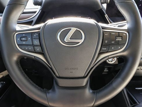 Used 2025 Lexus ES 300h w/ Premium Package FWD image 26