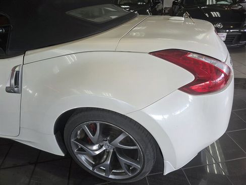 Used 2015 Nissan 370Z Touring Sport RWD image 7