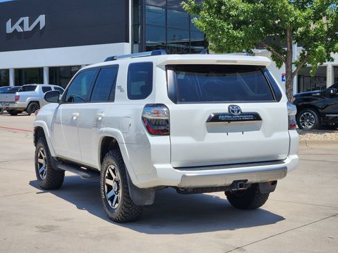 Used 2018 Toyota 4Runner TRD Off-Road AWD/4WD image 3