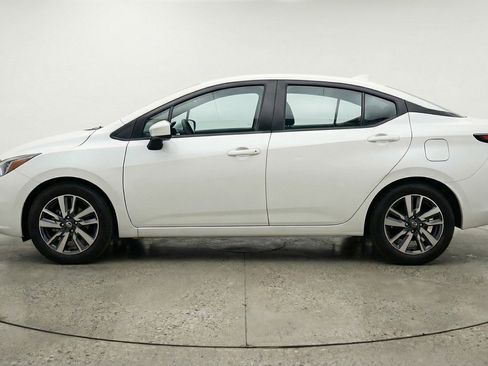 Used 2025 Nissan Versa SV image 5