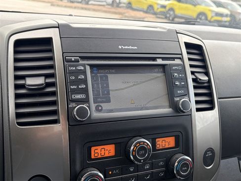 Used 2019 Nissan Frontier SL image 15