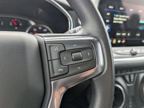 Used 2025 Chevrolet Blazer LT AWD/4WD image 23