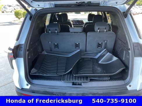 Used 2025 Chevrolet Traverse LT w/ Enhanced Driving Package FWD image 23