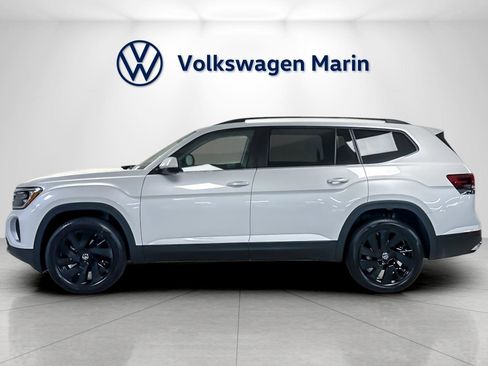 New 2026 Volkswagen Atlas SE image 2