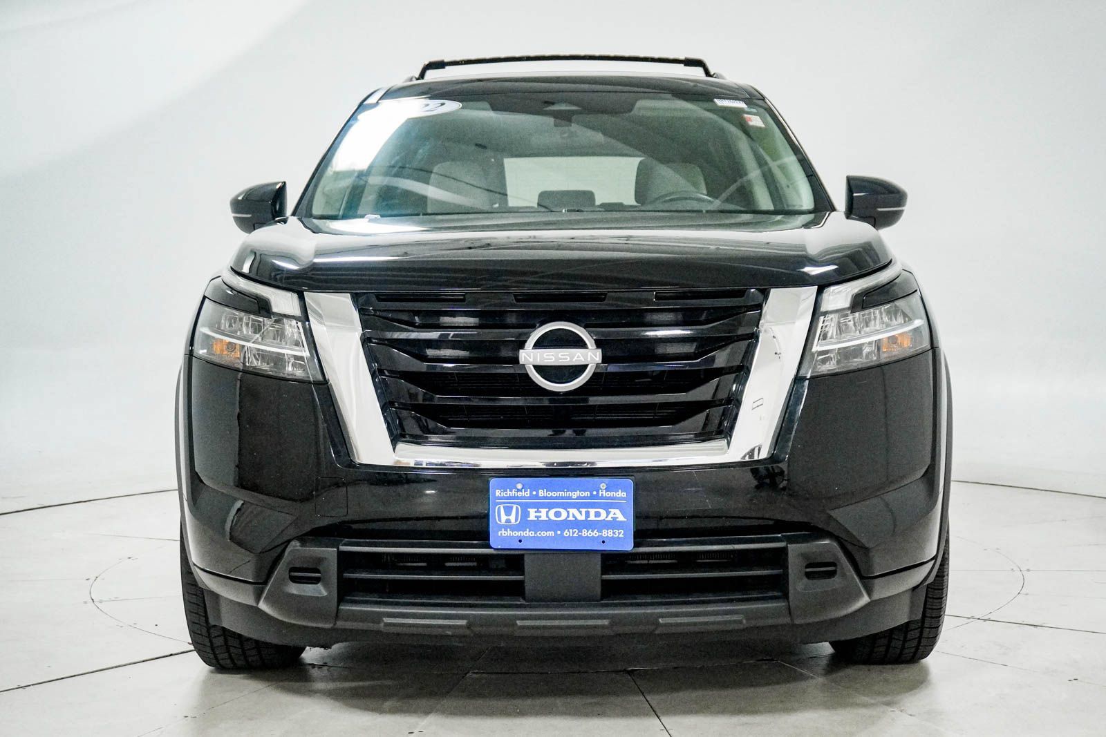 Used 2022 Nissan Pathfinder SV AWD/4WD image 15