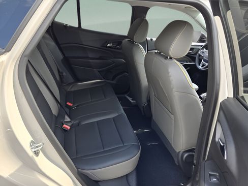 New 2026 Chevrolet Trax ACTIV w/ Sunroof Package FWD image 14
