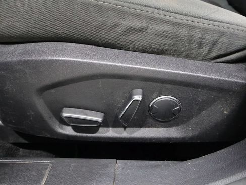 Used 2017 Ford Fusion SE FWD image 12