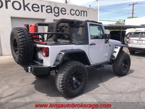 Used 2012 Jeep Wrangler Rubicon w/ Connectivity Group image 8