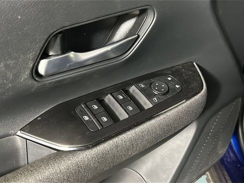 Used 2025 Nissan Kicks SV image 21