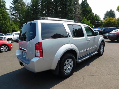 Used 2005 Nissan Pathfinder SE Off-Road w/ (P01) SE Off-Road Premium Pkg AWD/4WD image 2