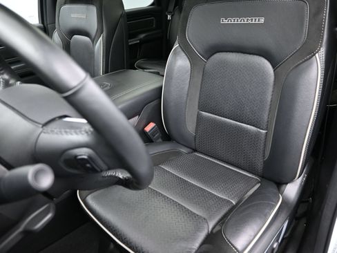 Used 2023 RAM 1500 Laramie AWD/4WD image 21