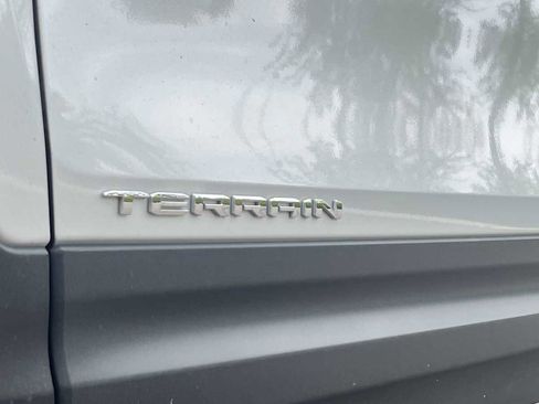 Used 2022 GMC Terrain SLT w/ Infotainment Package II AWD/4WD image 26