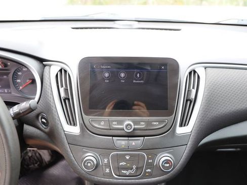 Used 2023 Chevrolet Malibu LS FWD image 17