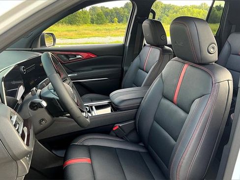 New 2026 Chevrolet Traverse RS image 9