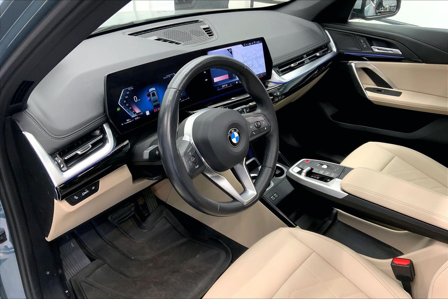 Used 2024 BMW X1 xDrive28i w/ Convenience Package AWD/4WD image 4