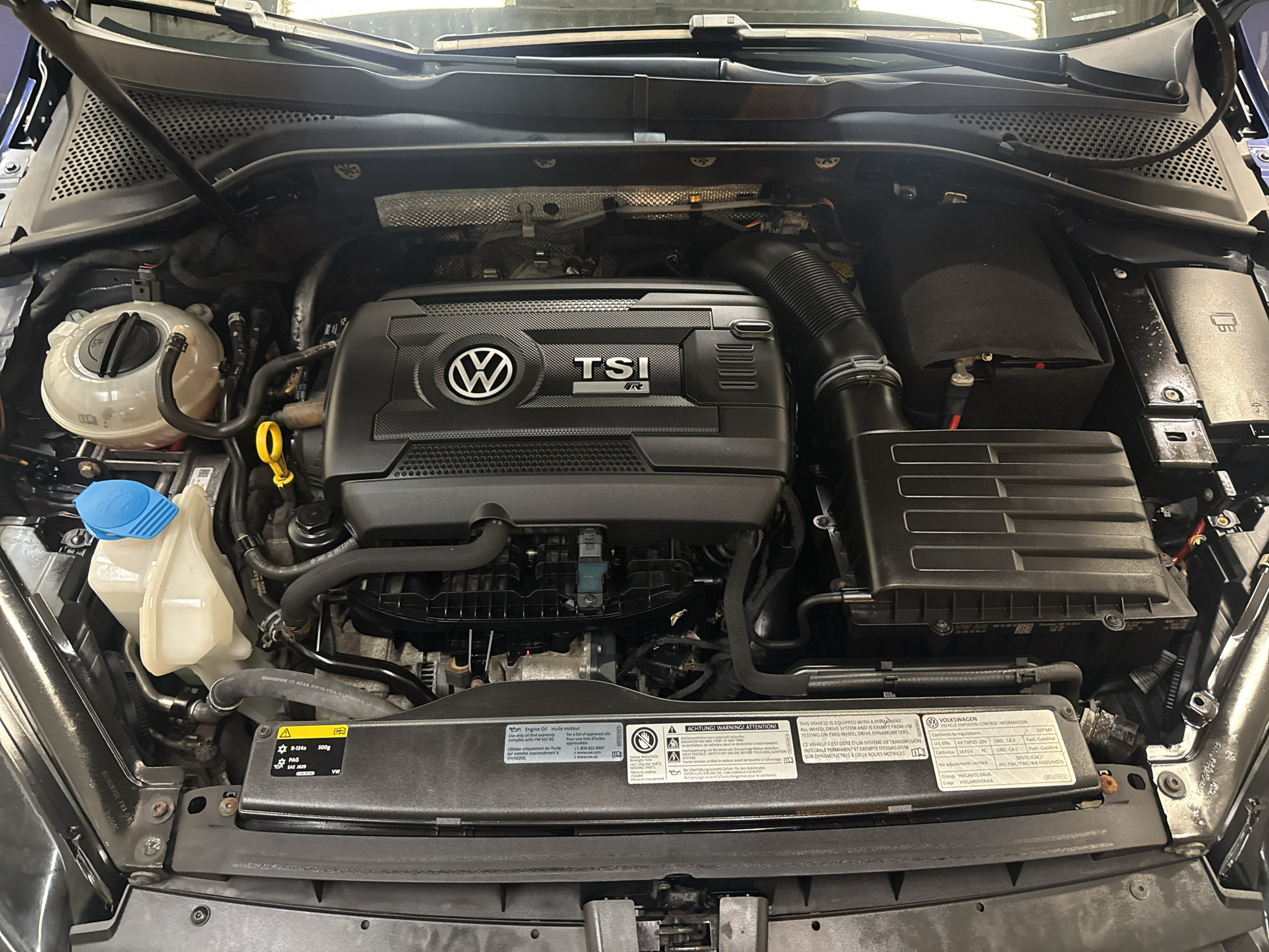 Used 2017 Volkswagen Golf R 4-Door AWD/4WD image 24