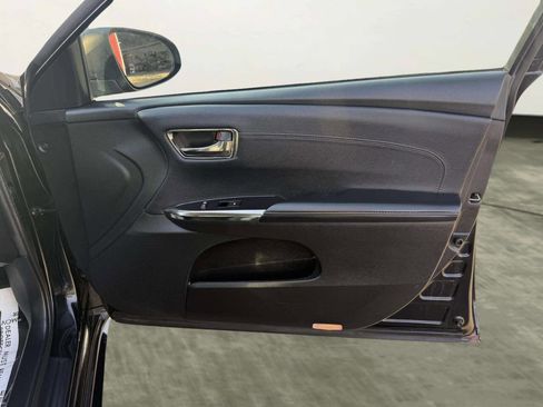 Used 2015 Toyota Avalon XLE image 25