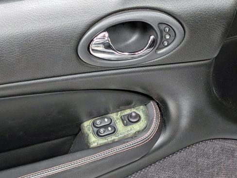 Used 2001 Jaguar XKR Convertible image 21