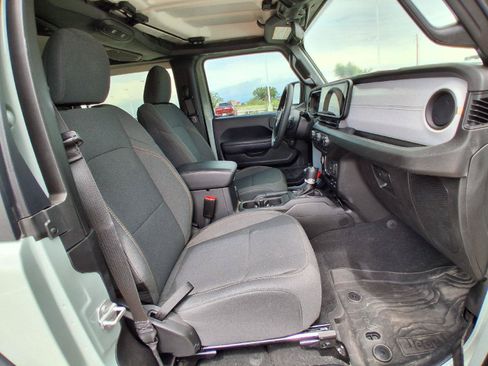 Used 2024 Jeep Wrangler Sport AWD/4WD image 18