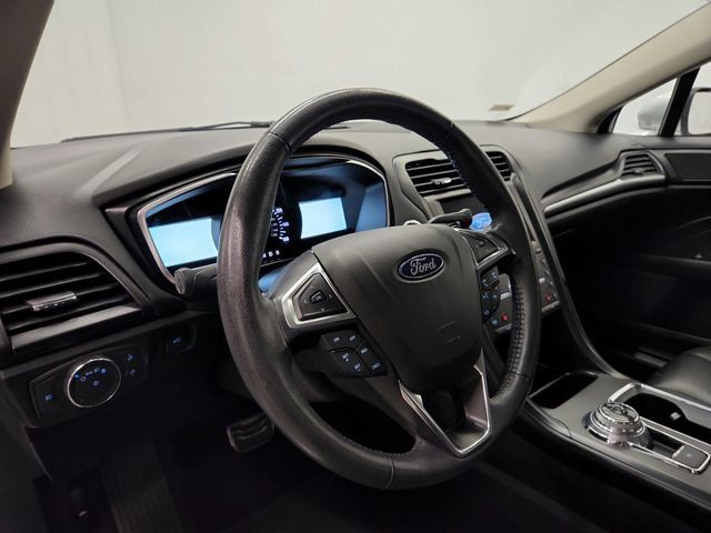 Used 2018 Ford Fusion Titanium AWD/4WD image 18