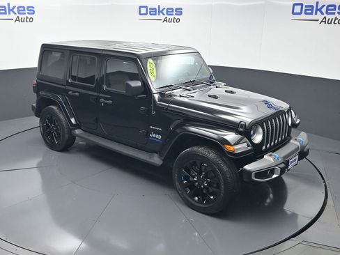 Used 2023 Jeep Wrangler Unlimited Sahara w/ Cold Weather Group AWD/4WD image 47
