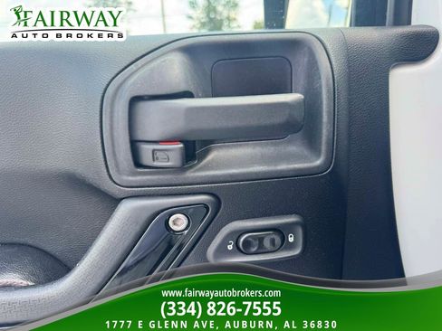 Used 2012 Jeep Wrangler Unlimited Sahara AWD/4WD image 15