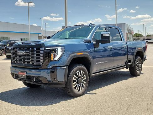 Used 2025 GMC Sierra 2500 Denali Ultimate AWD/4WD image 6