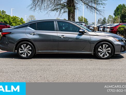 Used 2023 Nissan Altima 2.5 S FWD image 11
