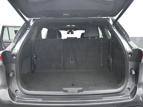 Used 2024 Toyota Highlander XSE image 19