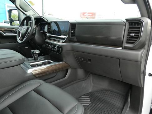 Certified 2024 Chevrolet Silverado 1500 LT Trail Boss w/ Convenience Package II image 14