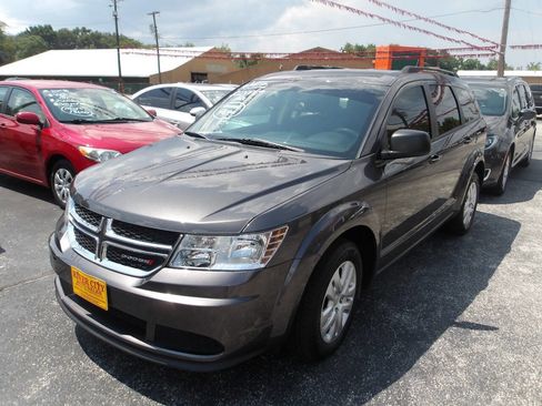 Used 2017 Dodge Journey SE image 3