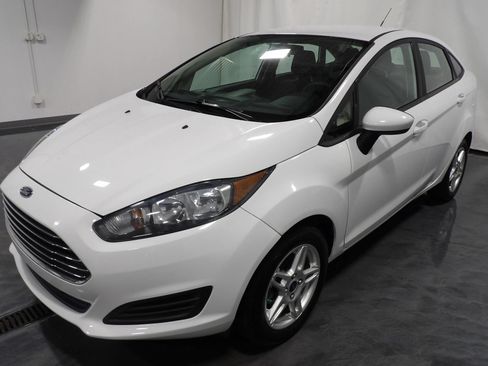 Used 2019 Ford Fiesta SE FWD image 3