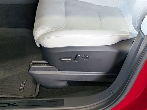 Used 2025 Tesla Model X image 12