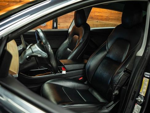 Used 2018 Tesla Model 3 Long Range image 9