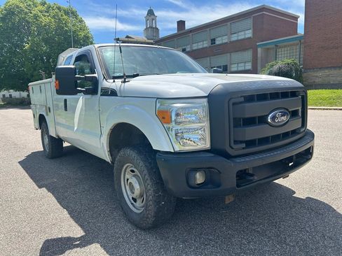 Used 2016 Ford F250 XL w/ Power Equipment Group AWD/4WD image 6