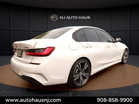 Used 2020 BMW 330i Sedan w/ M Sport Package RWD image 15
