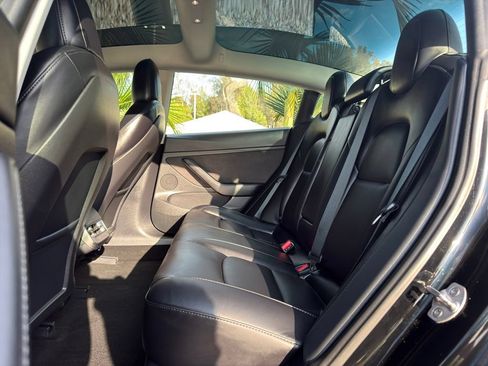 Used 2022 Tesla Model 3 RWD image 9