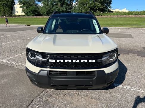 Used 2025 Ford Bronco Sport Outer Banks w/ Outer Banks Tech Package+ AWD/4WD image 3