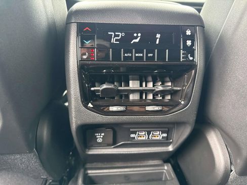 New 2025 Jeep Grand Cherokee L Limited image 12