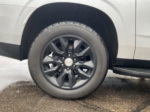 Used 2022 Chevrolet Suburban LT w/ Max Trailering Package image 20