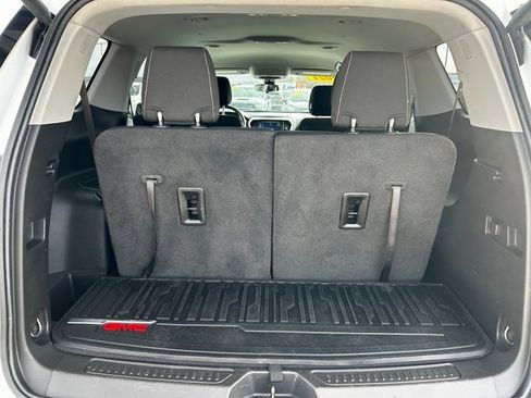 Used 2021 GMC Acadia SLE image 12