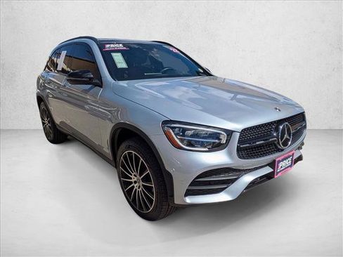 Used 2022 Mercedes-Benz GLC 300 4MATIC image 3