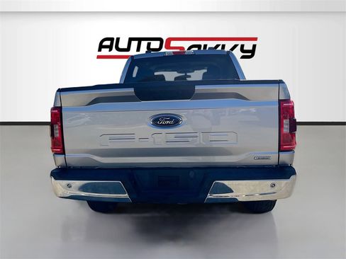 Used 2021 Ford F150 XLT image 6
