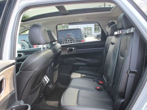 Used 2023 Kia Sorento S w/ Panoramic Sunroof Package AWD/4WD image 25