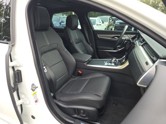 Used 2024 Jaguar XF R-Dynamic SE AWD/4WD image 12