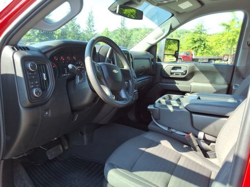 Used 2024 Chevrolet Silverado 2500 Custom w/ Custom Value Package AWD/4WD image 23