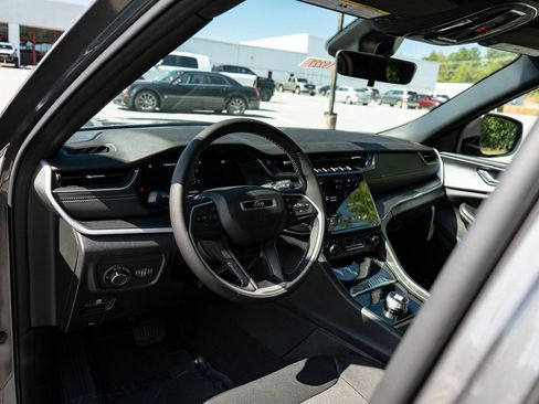 New 2025 Jeep Grand Cherokee L Laredo w/ Luxury Tech Group I RWD image 13